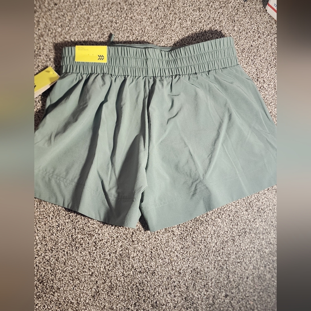 A1. All in motion Women's Green Shorts - Picture 2 of 3